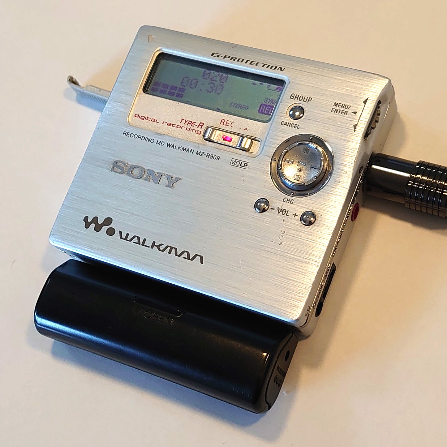 Sony MZ-R909 MiniDisc Recorder