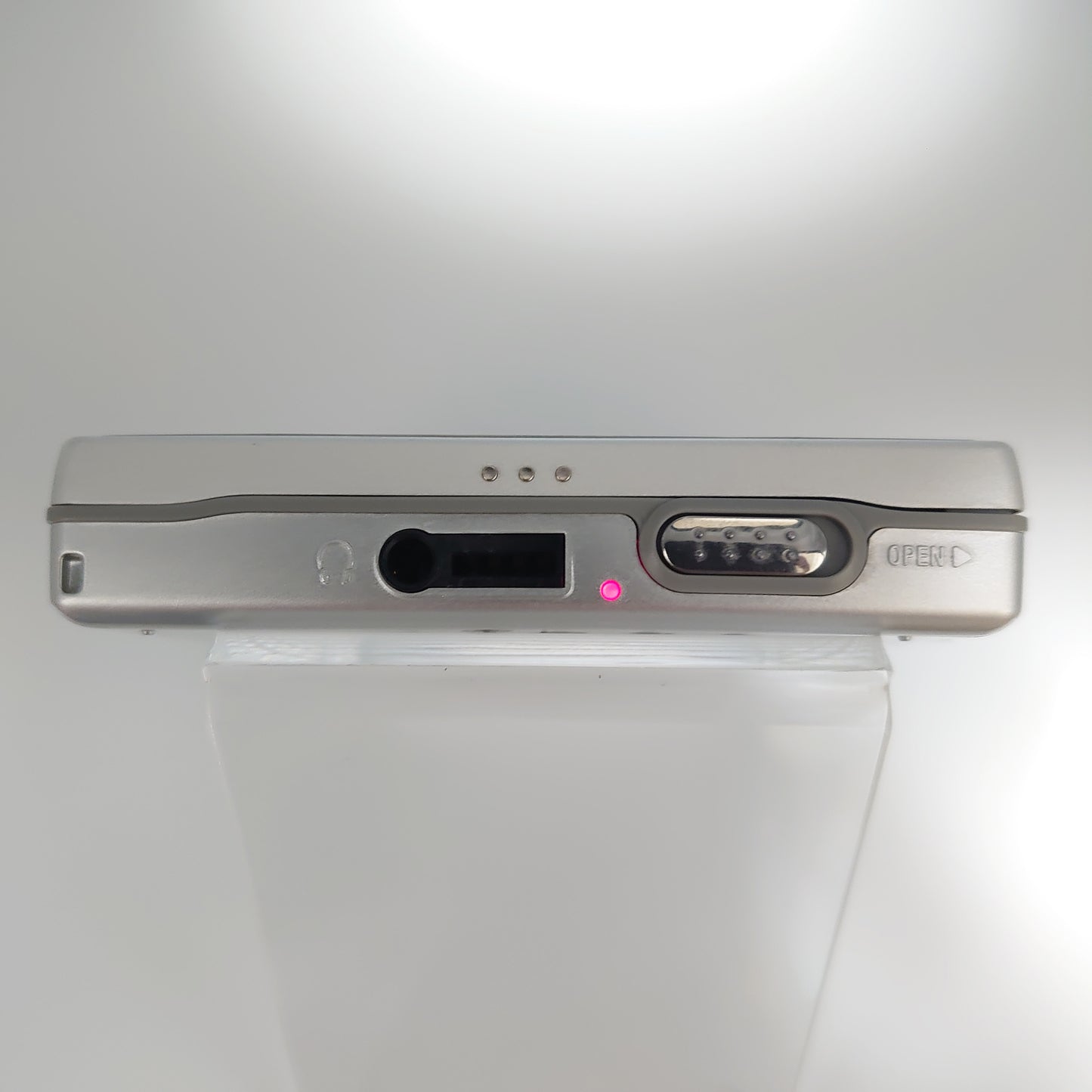 Sony MZ-E620 MiniDisc Player & Charging Stand