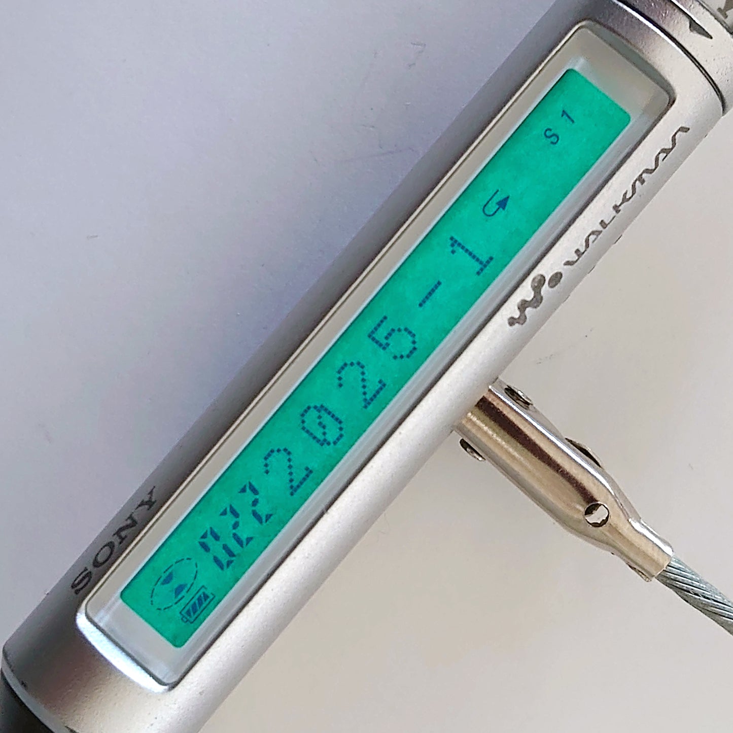 Sony MZ-E909 MiniDisc Player Bundle